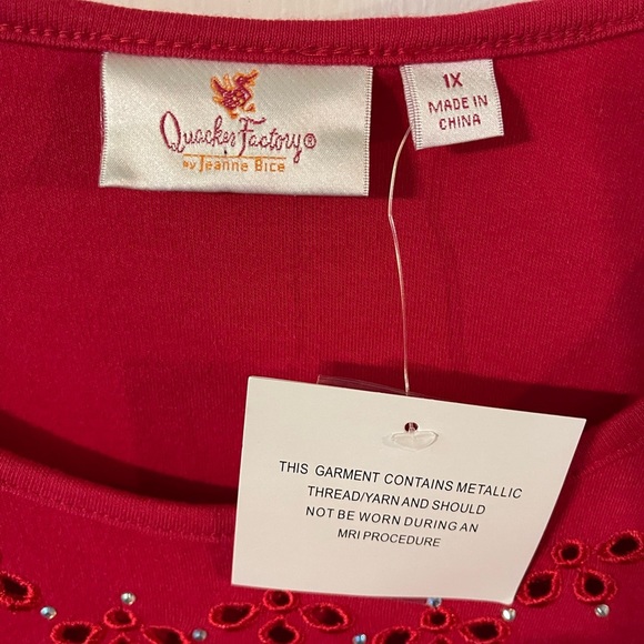 Elegant Red Eyelet Women's Top - Picture 6 of 8